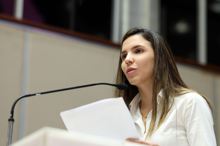 Reunião Especial destinada a homenagear a Sociedade de Debates da Universidade Federal de Minas Gerais (Senatus)